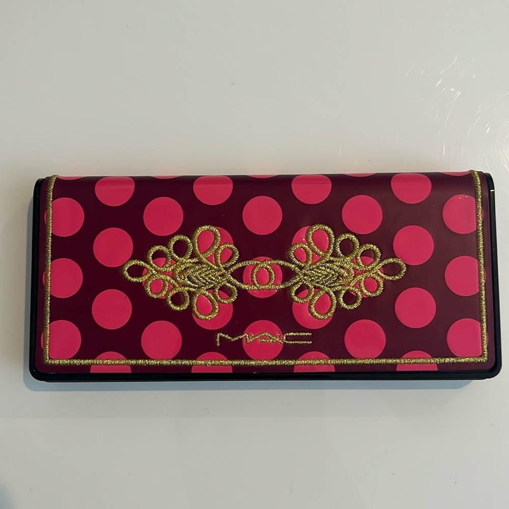 MAC Cosmetics 9-Shade Eyeshadow Palette. NEVER OPENED.